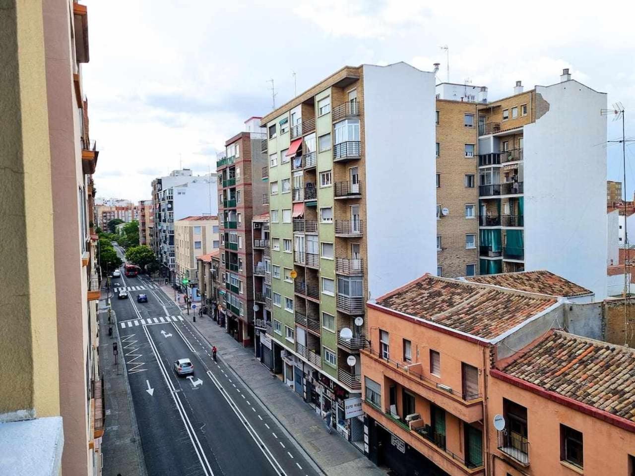 Highway To El Pilar Comotucasa Zaragoza Exterior foto